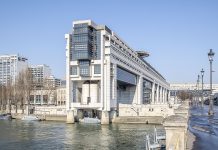 Notation souveraine: notée A+ par Fitch Ratings, la France dans le rouge, n’y arrive plus